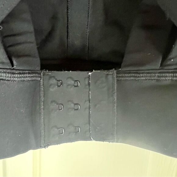 Lululemon Supportive Sports Bra Size 4 See‎ Measurements for Fit Black - Picture 2 of 6